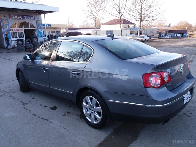 Volkswagen Passat 2005, 329,000 km - 2.0 л - Qazax