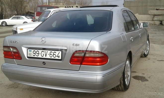 Mercedes E 270 1999, 280,000 km - 2.7 l - Bakı