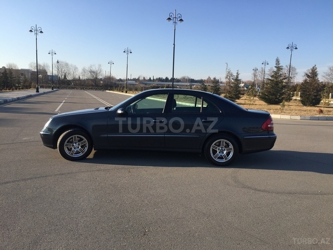 Mercedes E 240 2004, 182,000 km - 2.6 л - Ağdaş
