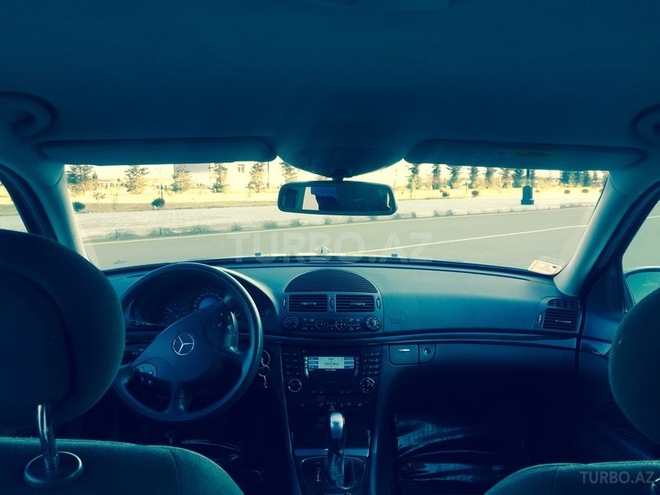 Mercedes E 240 2004, 182,000 km - 2.6 л - Ağdaş