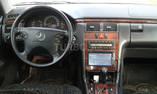 Mercedes E 270 1999, 280,000 km - 2.7 l - Bakı