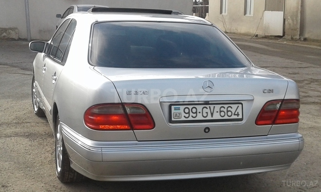 Mercedes E 270 1999, 280,000 km - 2.7 l - Bakı