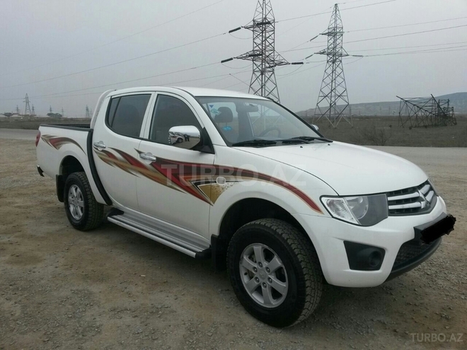 Mitsubishi L200 2013, 99,800 km - 0.3 л - Sumqayıt
