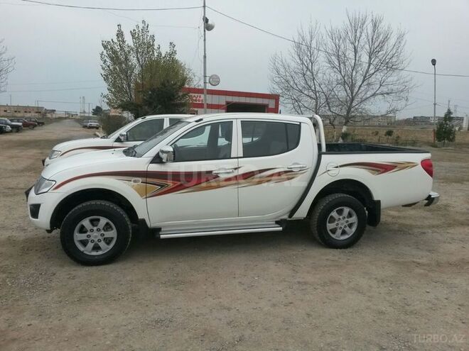Mitsubishi L200 2013, 99,800 km - 0.3 л - Sumqayıt