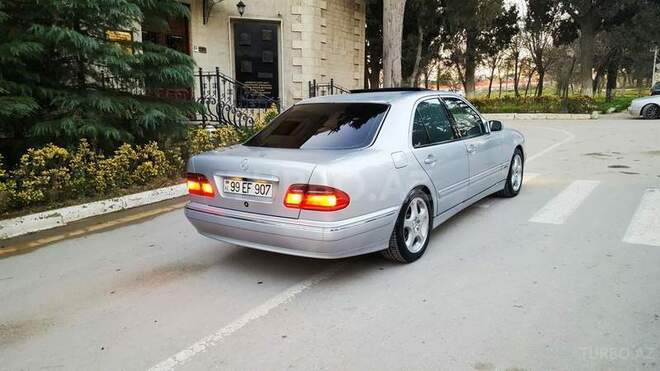 Mercedes E 320 2000, 235,000 km - 3.2 l - Bakı