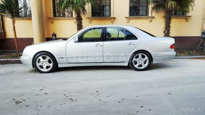 Mercedes E 320 2000, 235,000 km - 3.2 l - Bakı