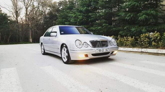 Mercedes E 320 2000, 235,000 km - 3.2 l - Bakı