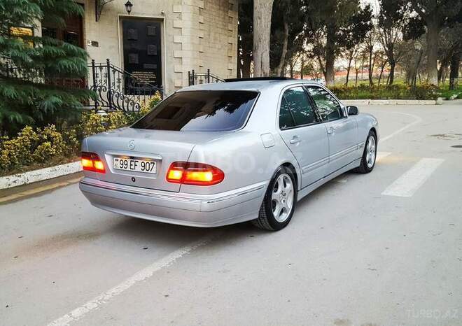 Mercedes E 320 2000, 235,000 km - 3.2 л - Bakı