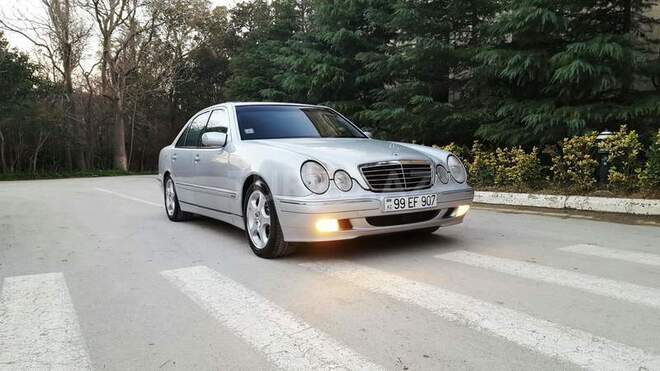 Mercedes E 320 2000, 235,000 km - 3.2 л - Bakı