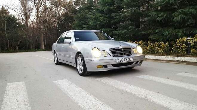 Mercedes E 320 2000, 235,000 km - 3.2 л - Bakı