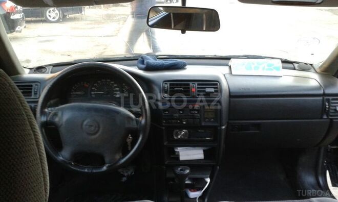 Opel Astra 1994, 355,000 km - 2.0 l - Bakı