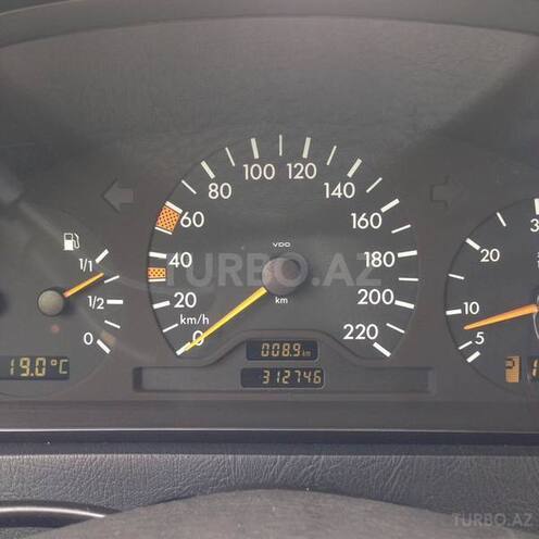 Mercedes C 220 2000, 314,000 km - 2.2 l - Bakı
