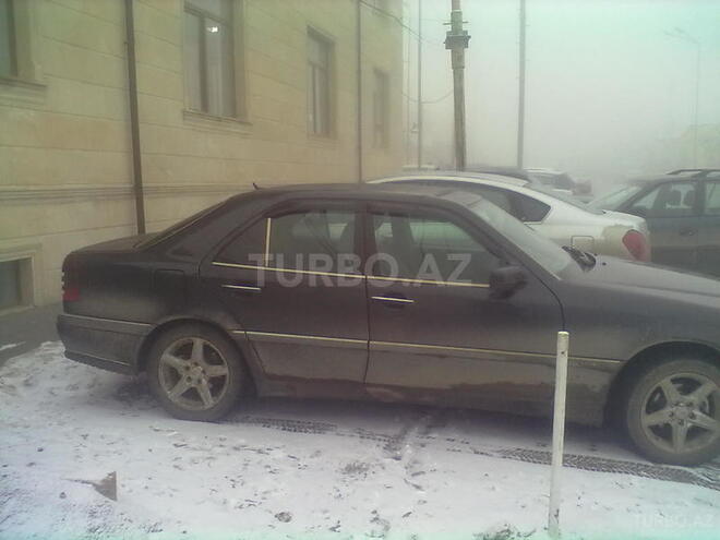 Mercedes C 200 1995, 360,116 km - 2.0 l - Qusar
