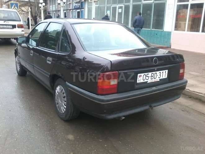 Opel Vectra 1991, 285,000 km - 2.0 л - Sumqayıt