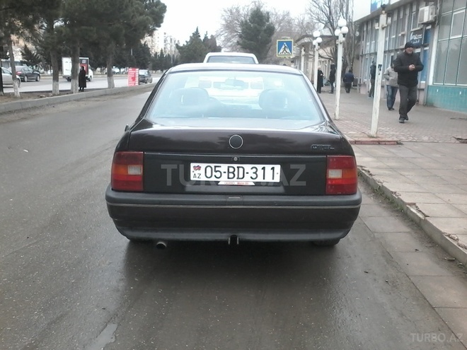 Opel Vectra 1991, 285,000 km - 2.0 л - Sumqayıt