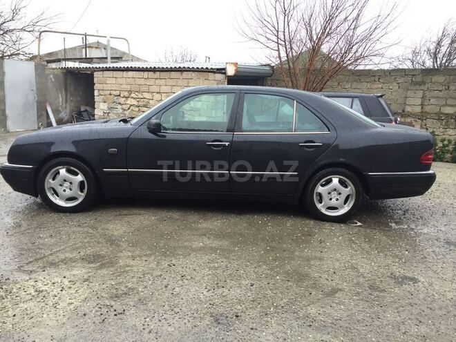 Mercedes E 230 1996, 306,000 km - 2.3 l - Bakı