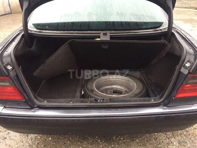 Mercedes E 230 1996, 306,000 km - 2.3 l - Bakı