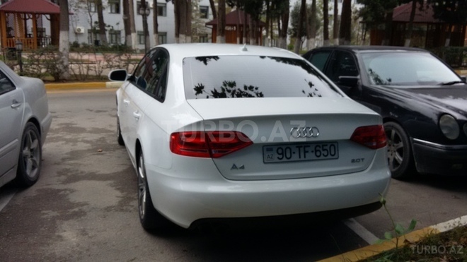 Audi A4 2011, 135,000 km - 2.0 l - Bakı