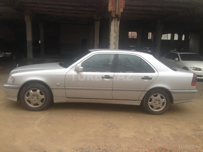 Mercedes C 200 2000, 100,078 km - 2.0 l - Bakı