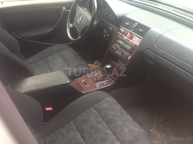 Mercedes C 200 2000, 100,078 km - 2.0 l - Bakı