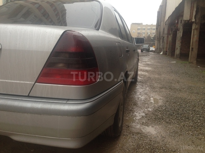 Mercedes C 200 2000, 100,078 km - 2.0 l - Bakı