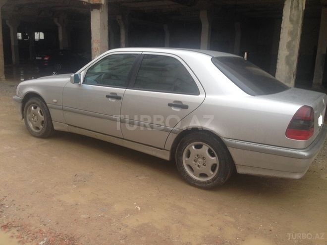 Mercedes C 200 2000, 100,078 km - 2.0 l - Bakı