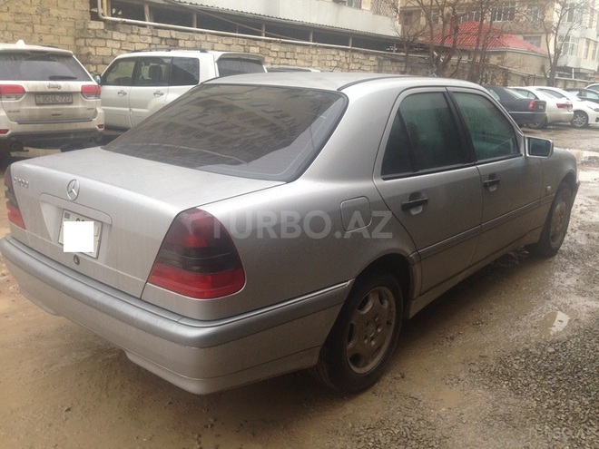 Mercedes C 200 2000, 100,078 km - 2.0 l - Bakı