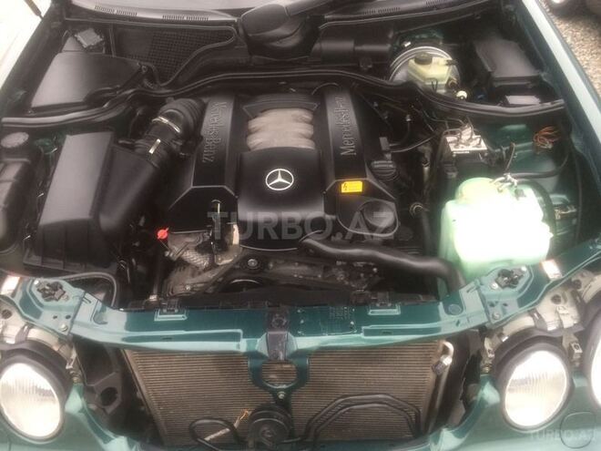 Mercedes E 240 2000, 26,000 km - 2.4 l - Gəncə