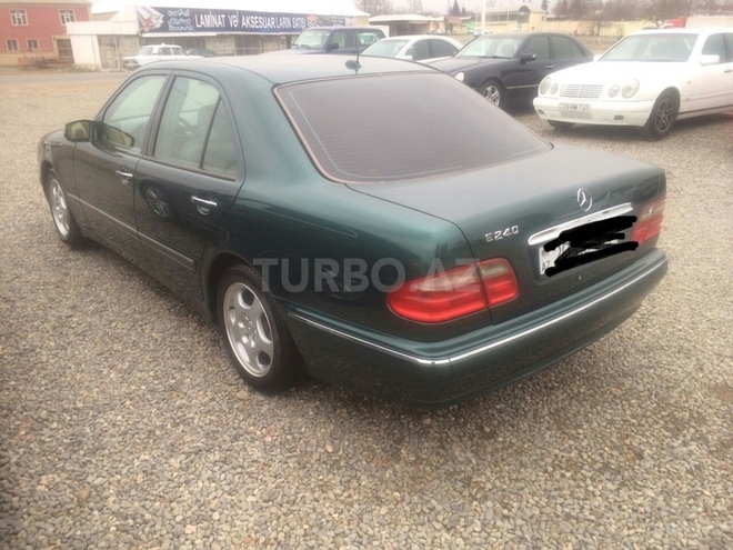 Mercedes E 240 2000, 26,000 km - 2.4 l - Gəncə