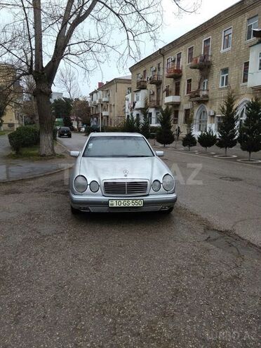 Mercedes E 230 1996, 325,541 km - 2.3 l - Sumqayıt