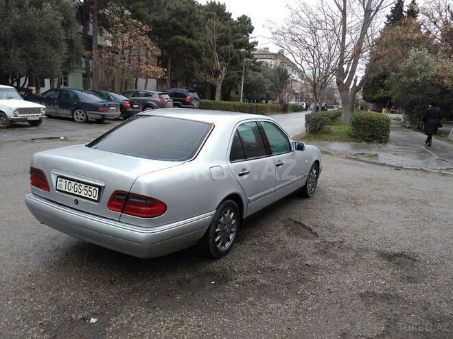 Mercedes E 230 1996, 325,541 km - 2.3 l - Sumqayıt
