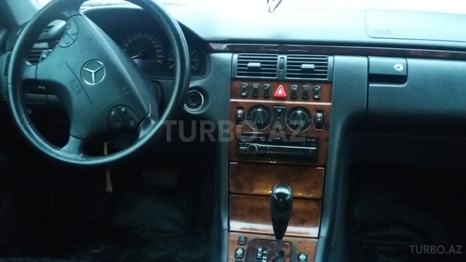 Mercedes E 280 2002, 263,000 km - 2.8 l - Bakı