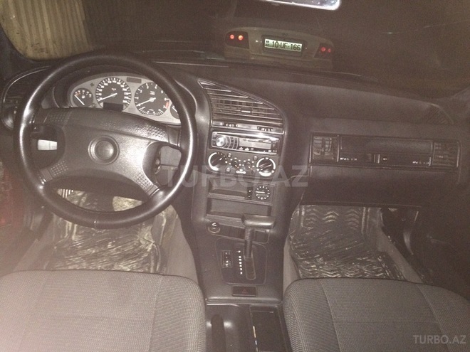 BMW 320 1993, 160,000 km - 2.0 l - Bakı