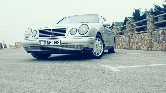 Mercedes E 230 1996, 29,000 km - 2.3 л - Bakı