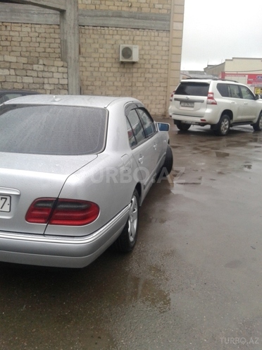 Mercedes E 240 1998, 270,328 km - 2.4 l - Sumqayıt