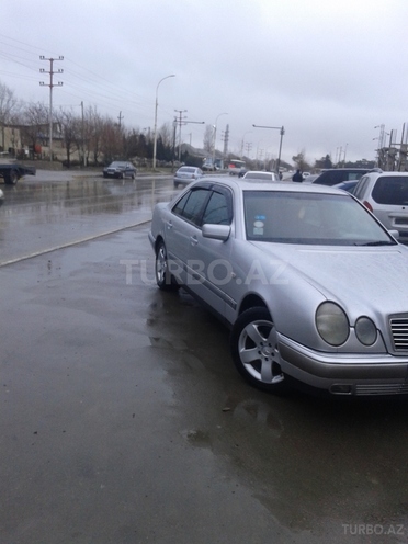 Mercedes E 240 1998, 270,328 km - 2.4 l - Sumqayıt