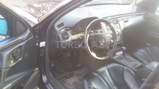 Mercedes  1998, 180,000 km - 6.3 l - Bakı