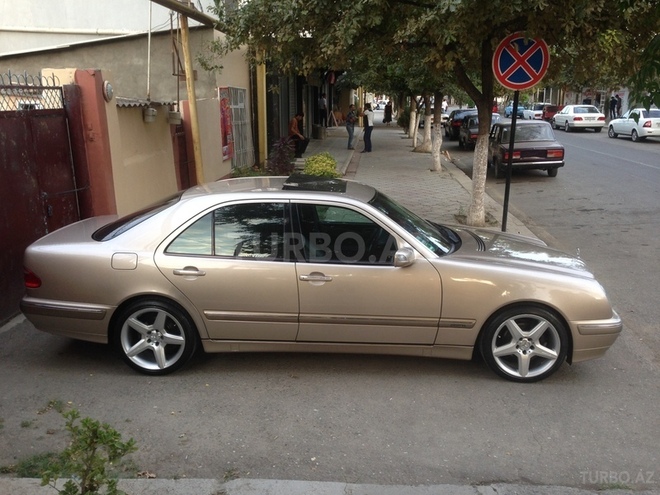 Mercedes E 200 2000, 242,000 km - 0.2 l - Ağcabədi