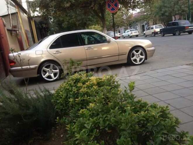 Mercedes E 200 2000, 242,000 km - 0.2 l - Ağcabədi