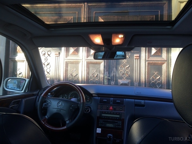 Mercedes E 200 2000, 242,000 km - 0.2 l - Ağcabədi