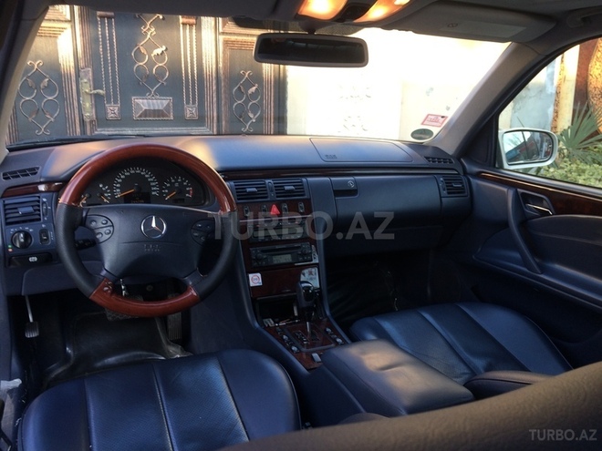 Mercedes E 200 2000, 242,000 km - 0.2 l - Ağcabədi