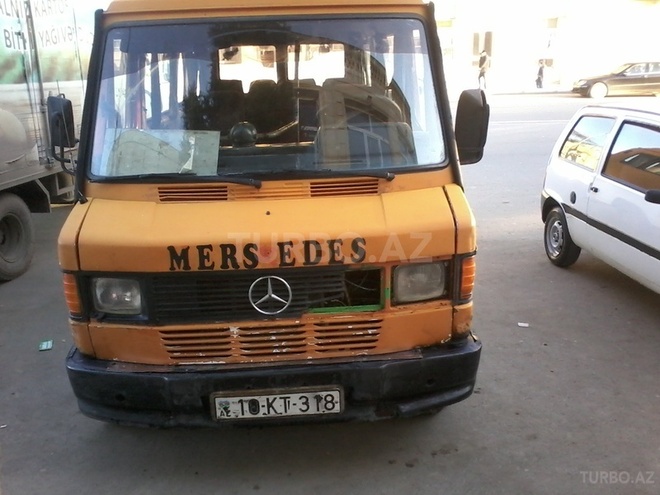 Mercedes  1990, 50,000 km - 2.2 л - Gəncə