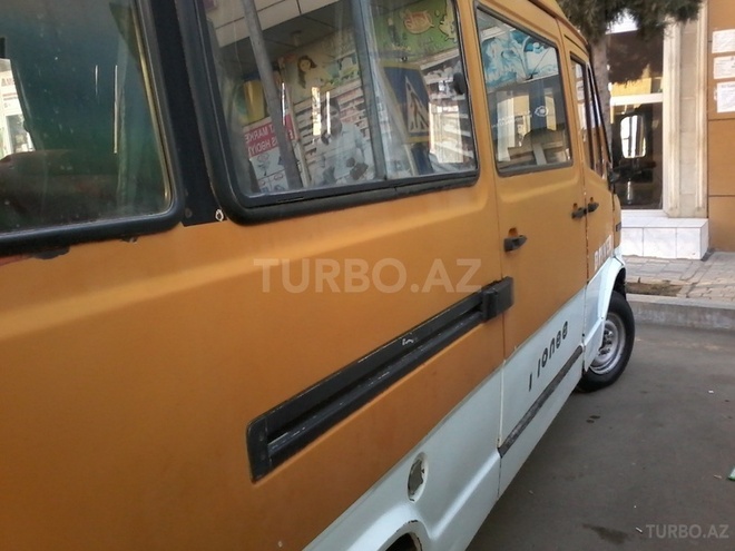 Mercedes  1990, 50,000 km - 2.2 л - Gəncə