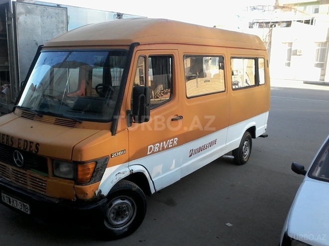 Mercedes  1990, 50,000 km - 2.2 л - Gəncə