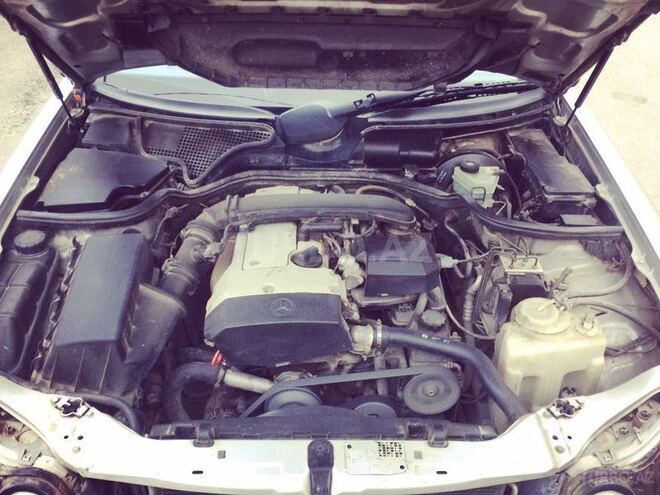 Mercedes E 230 1997, 250,000 km - 2.3 l - Bakı