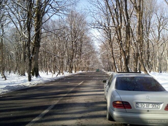 Mercedes E 230 1997, 250,000 km - 2.3 l - Bakı