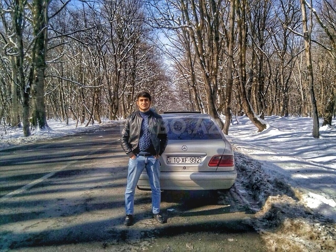 Mercedes E 230 1997, 250,000 km - 2.3 l - Bakı