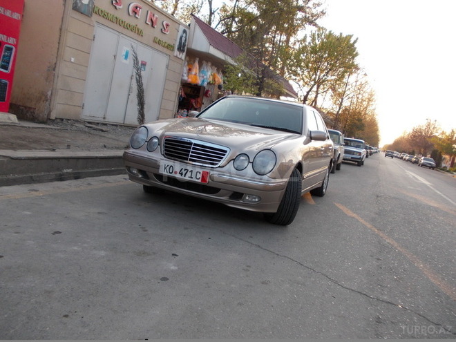 Mercedes E 200 2000, 242,000 km - 0.2 l - Bakı