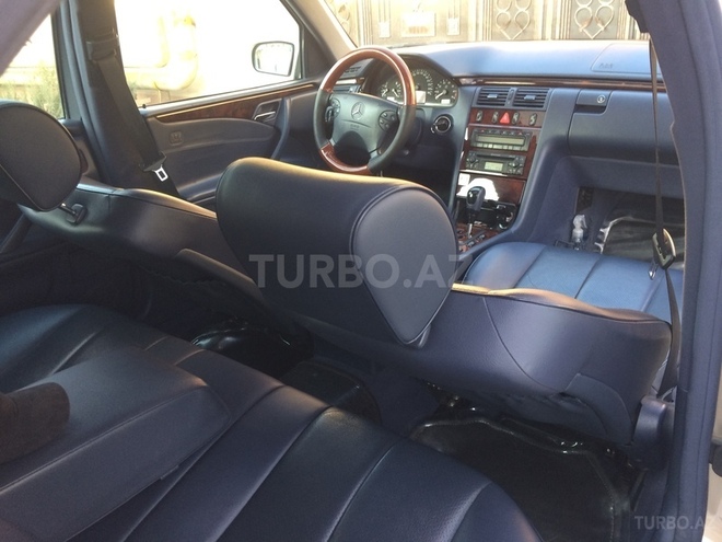 Mercedes E 200 2000, 242,000 km - 0.2 l - Bakı