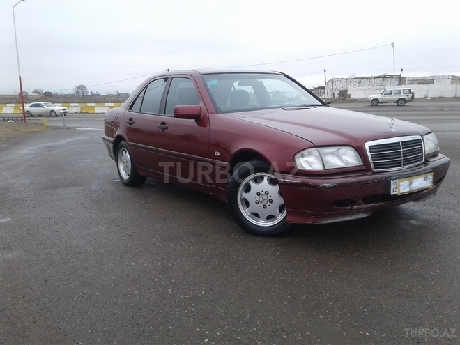 Mercedes C 240 1999, 286,000 km - 2.4 l - Gəncə